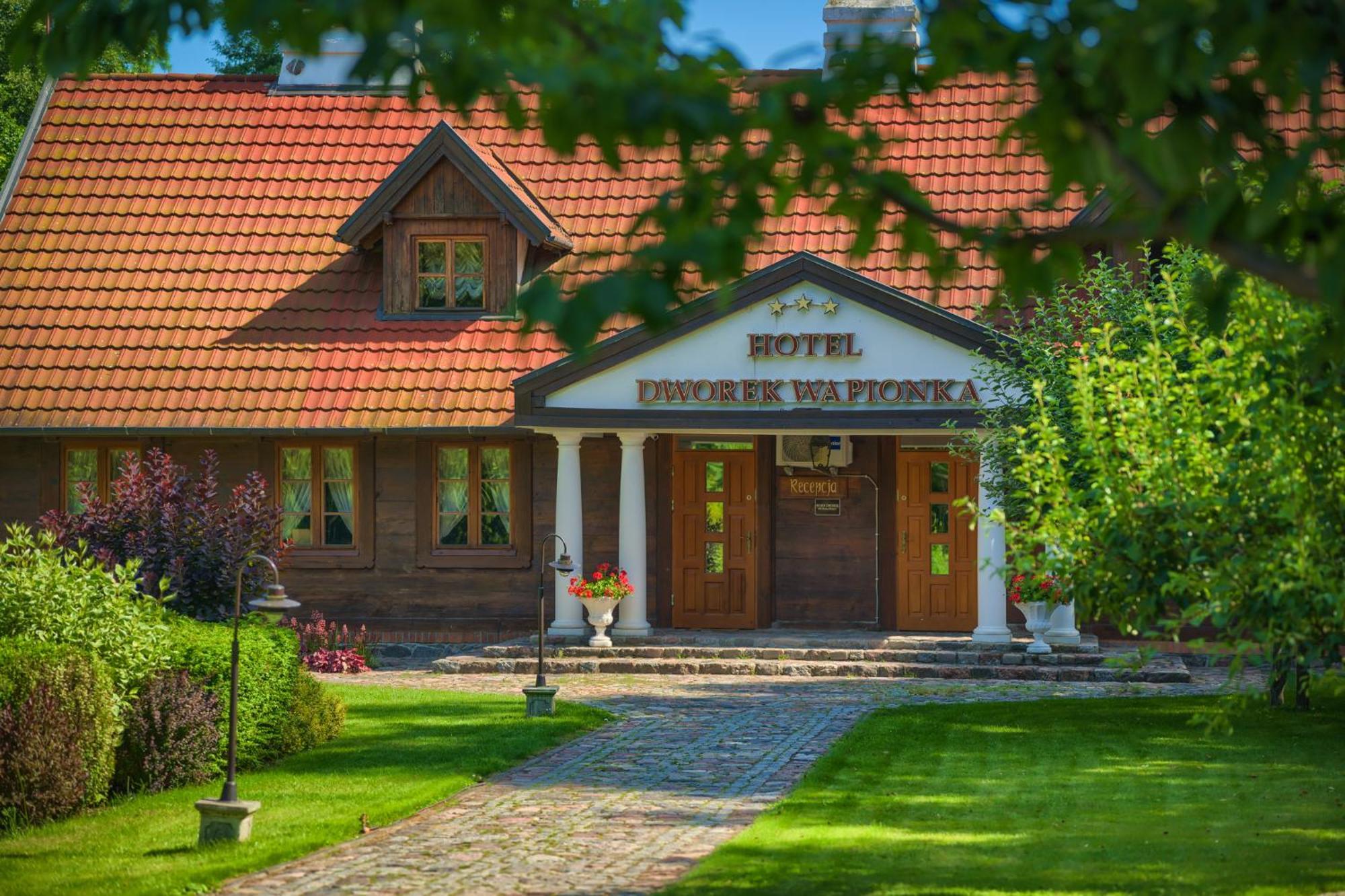 Hotel Dworek Wapionka Górzno Exterior foto
